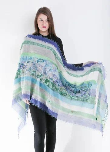 Manufacturer of Pashmina Cashmere With Zari & Hand And Machine ...