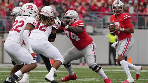 Ohio State guard Donovan Jackson gets support after mistake