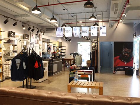 Find Plus-Size Clothing Near You | John Pride Store Locator