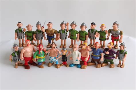 Astérix - Collection Toycloud - Environ 50 figurines, char, tentes ...