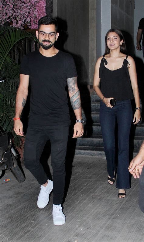 Here are latest pictures of our favourite couple Anushka Sharma and ...