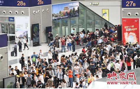 假期返程客流高峰来临 郑州铁路预计发送旅客59万人_新浪河南_新浪网