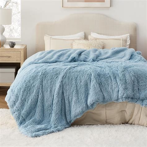 Amazon.com: Bedsure GentleSoft Fluffy Light Blue King Size Blanket for ...