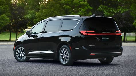 Everything You Need to Know About the 2025 Chrysler Pacifica Hybrid - MoparInsiders