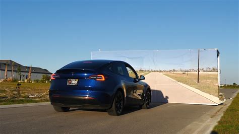 Tesla Fan Recreates Mark Rober's "FSD" Wall Crash Video, the Results ...