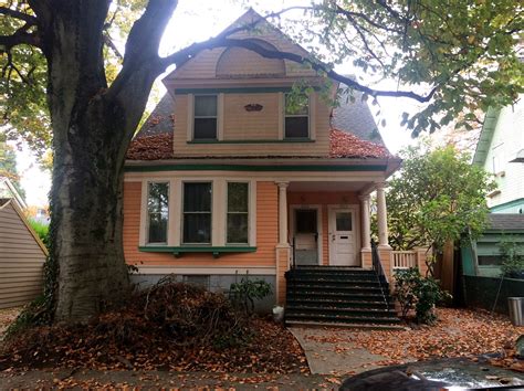 Lower Middle Class House