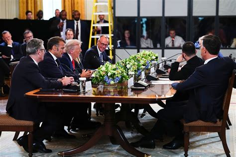 250px-President_Donald_Trump_participates_in_a_bilateral_meeting_with_Chinese_President_Xi_Jinping_a