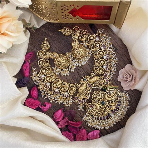 Premium Gold Look Alike Peacock Neckpiece-Rice Pearl-G15241 – vrikshamindia