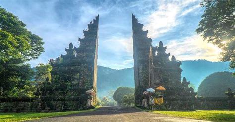 Handara Gate Offers A Perfect Balinese Landmark To The Tourists