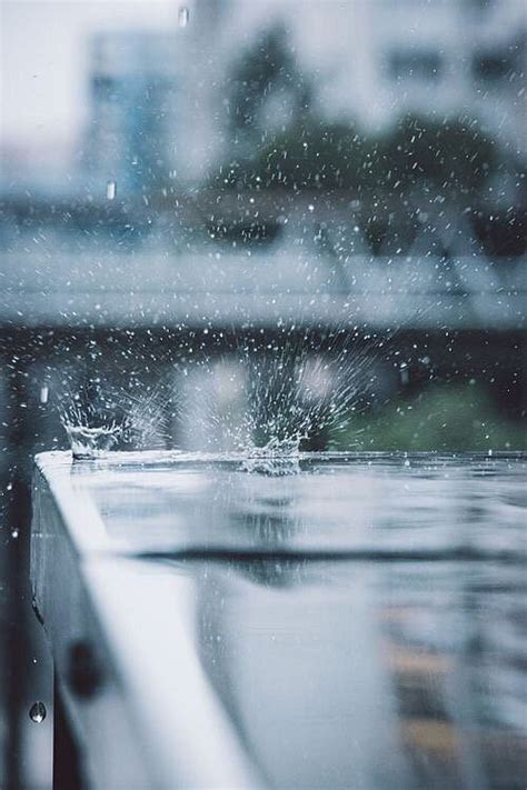 ☂️ 你那边下雨了吗？ 分享你所在城市的雨景： #雨中的城市#