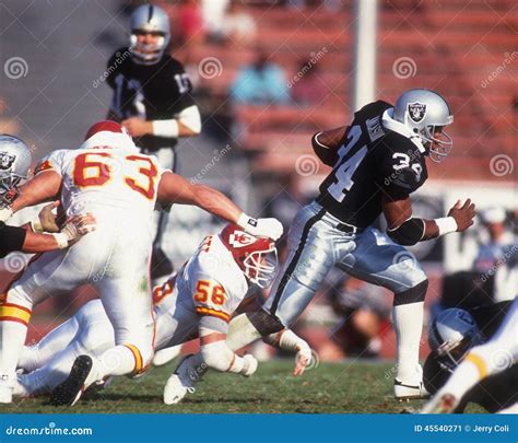 Bo Jackson Los Angeles Raiders Editorial Photo - Image of carry, game ...