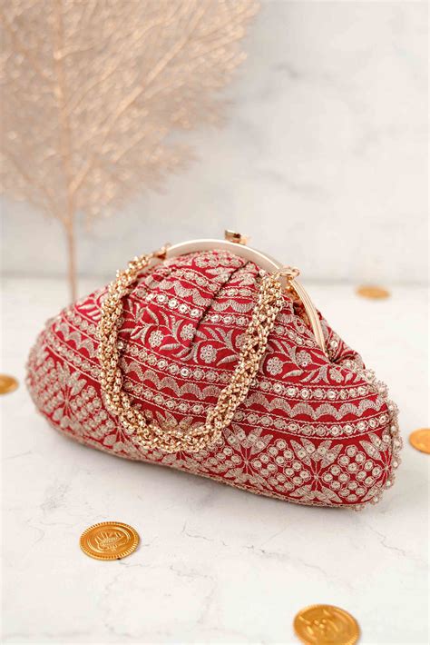 Buy AMYRA Mirai Vintage Purse - Red Online in India - The AMYRA Store