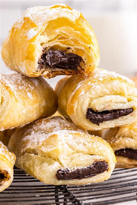 Shortcut chocolate croissants pain au chocolat the chunky chef – Artofit