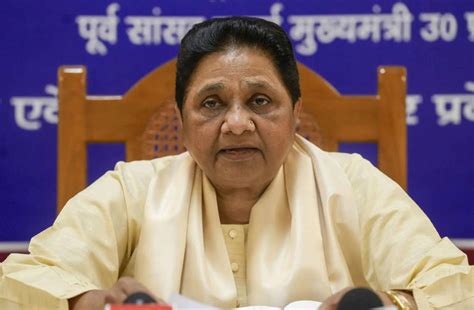 Mayawati allows sacked nephew Akash into party after public apology