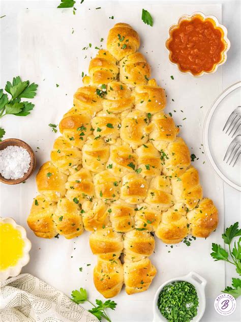 Pull-Apart Crescent Roll Christmas Tree - Belly Full