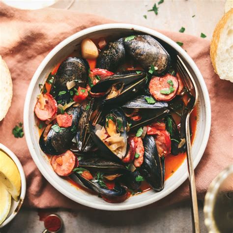 Spanish Mussels with Chorizo and Smoked Paprika | Recipe Cart | Recipe Cart