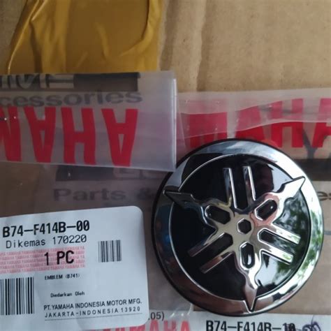 Jual EMBLEM Logo Yamaha Sayap Depan X MAX XMAX TANGKI R15 R25 B74-F414B ...
