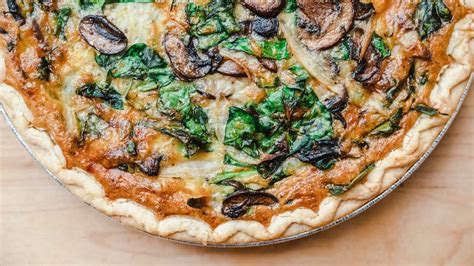 Mushroom Spinach Quiche | Dirty Dishes Messy Kisses