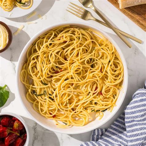 Capellini Aglio Olio E Peperoncino: The Perfect 20-Minute Pasta Dish ...