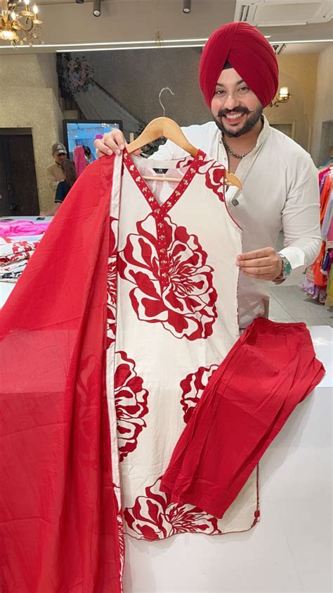 Moon White & reddish Maroon Pure Cotton Floral Potrait Print Office We