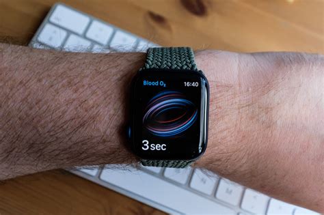 Bildergebnis für apple watch with blood sugar monitor
