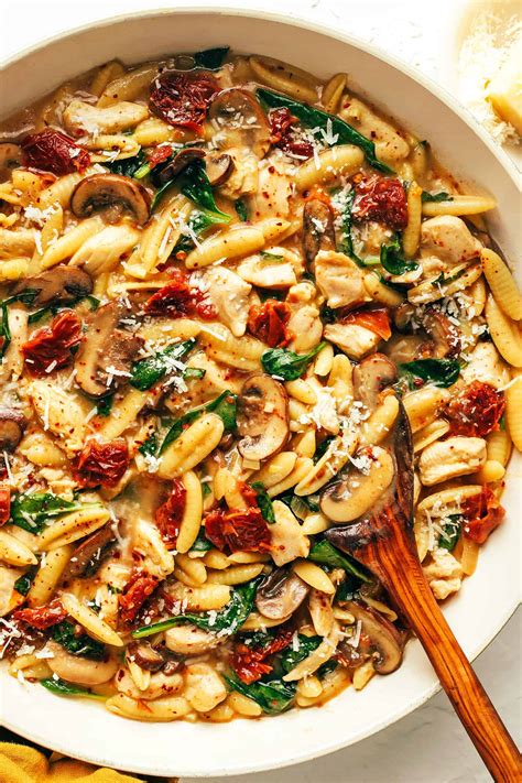 Creamy Spinach and Sun-Dried Tomato Pasta 🍝 – New and Tips