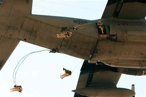 Army Airborne Jump 的图像结果