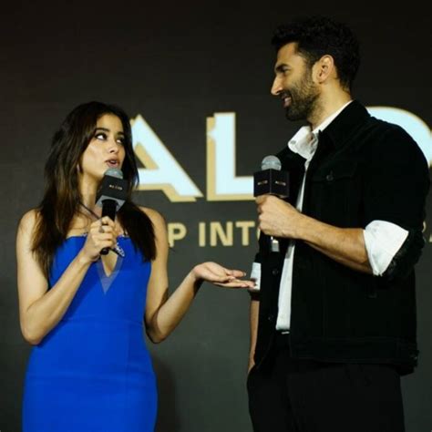 Janhvi Kapoor is a Little Mermaid in The Sexiest Blue Mini Dress Ever ...