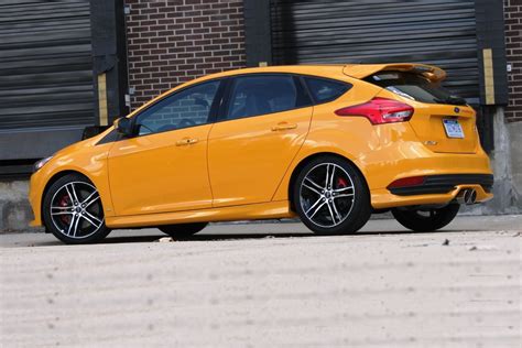 Ford Focus ST: Review, Pricing, Photos, and Specs