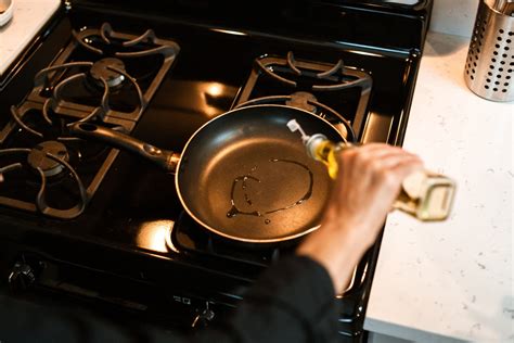 Best Oil for Seasoning Carbon Steel Pan » The Kitchen Professor