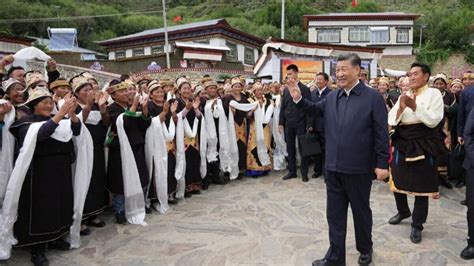 Chinese President Xi Jinping has made a rare visit to Nyingchi, a ...