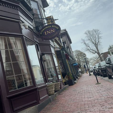 HYDRANGEA HOUSE INN (Newport) - B&B Reviews, Photos, Rate Comparison ...