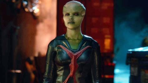 Supergirl: Miss Martian Is Not What She Seems