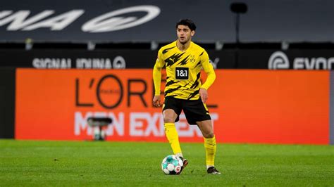 Brighton sign Mahmoud Dahoud from Borussia Dortmund - ESPN