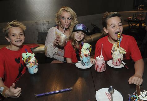 Britney Spears With Her Sons Pictures | POPSUGAR Celebrity Photo 25