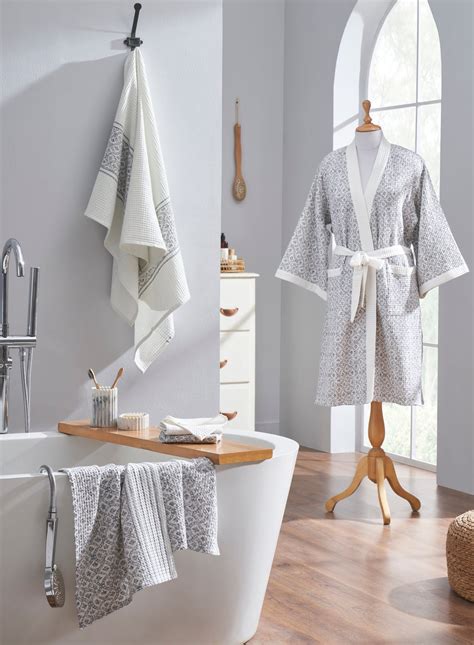 Tessellate Grey Cotton Waffle Bathrobe – Taran Living