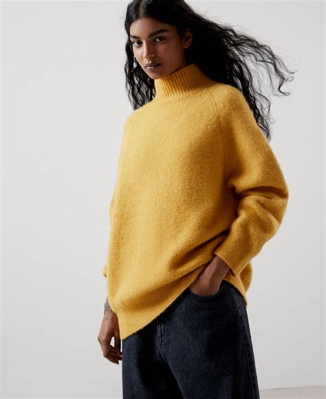 Light Yellow Sweater – Love Persimmon