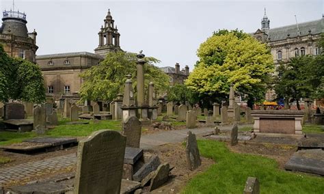 Howff Cemetery, Dundee - Tripadvisor