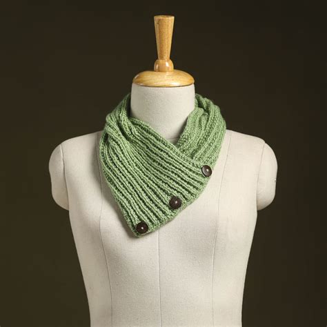 Green Kumaun Hand Knitted Woollen Button Cowl