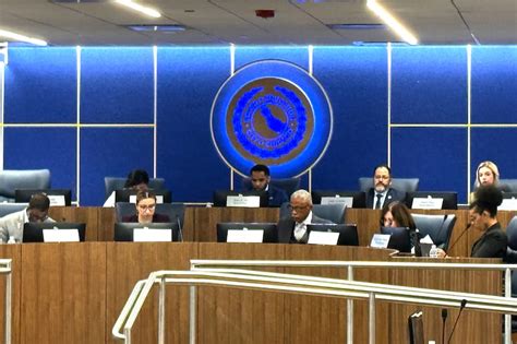 Chicago Board of Education search for new CEO in holding pattern ...