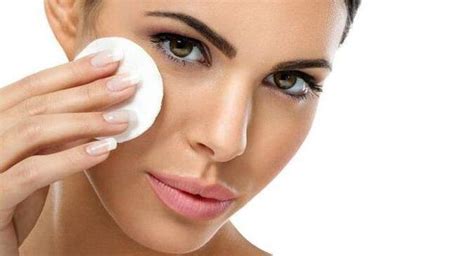 चेहरे के रैशेज क्रीम से नहीं हो रहे दूर तो आजमाएं ये आयुर्वेदिक इलाज ...