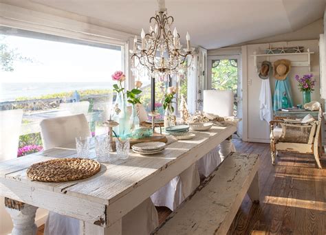 House Tour: A Romantic Beach Bungalow - Cottage style decorating ...