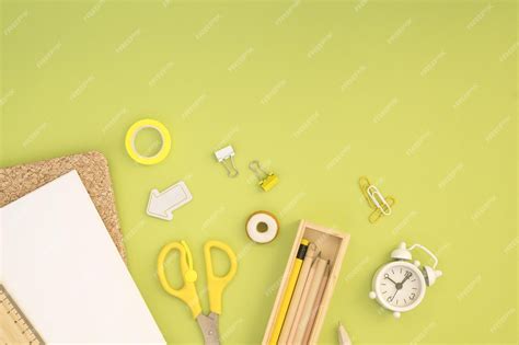 School Stationery Background 的图像结果