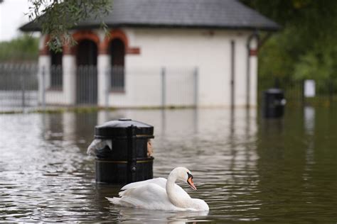 Parts of UK struck by more flash floods as Met Office issues amber rain warning | Radio NewsHub