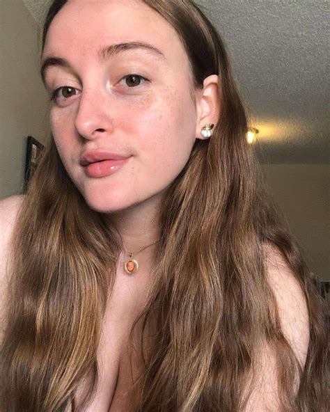 How Much Does Amelia Wet Angel Earn From OnlyFans? Biography ...