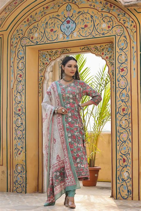 Women Red & Green Floral Printed Cotton Anarkali Kurta Set – Rain & Rainbow