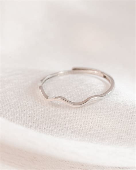 Shop Simple Silver Wave Ring | Silver Ring | Johori