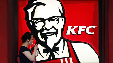KFC fan tweeted at restaurant for a year until they brought back spicy ...
