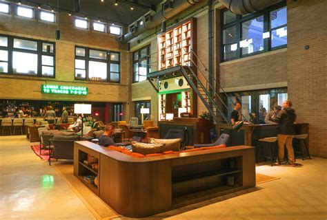 A Travel Writer’s Guide to the Best Bars in Memphis by Forbes | The Vendry