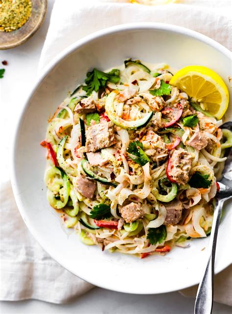 Quick Spicy Tuna Spiralized Spring Vegetables Salad {Paleo}